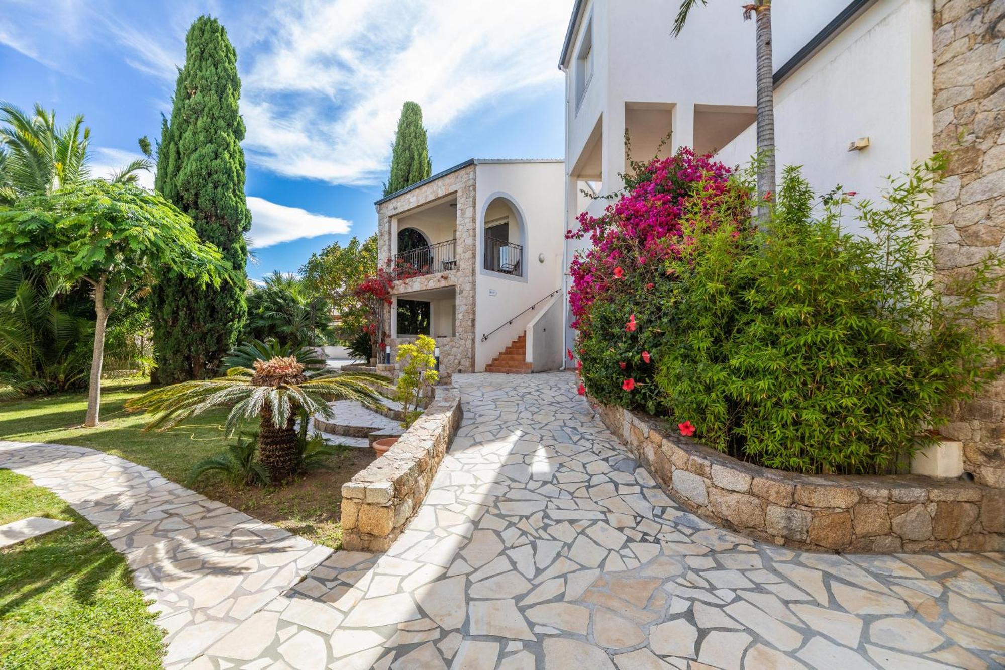 Les Alizes Residence & Spa Л'Иль-Рус Экстерьер фото